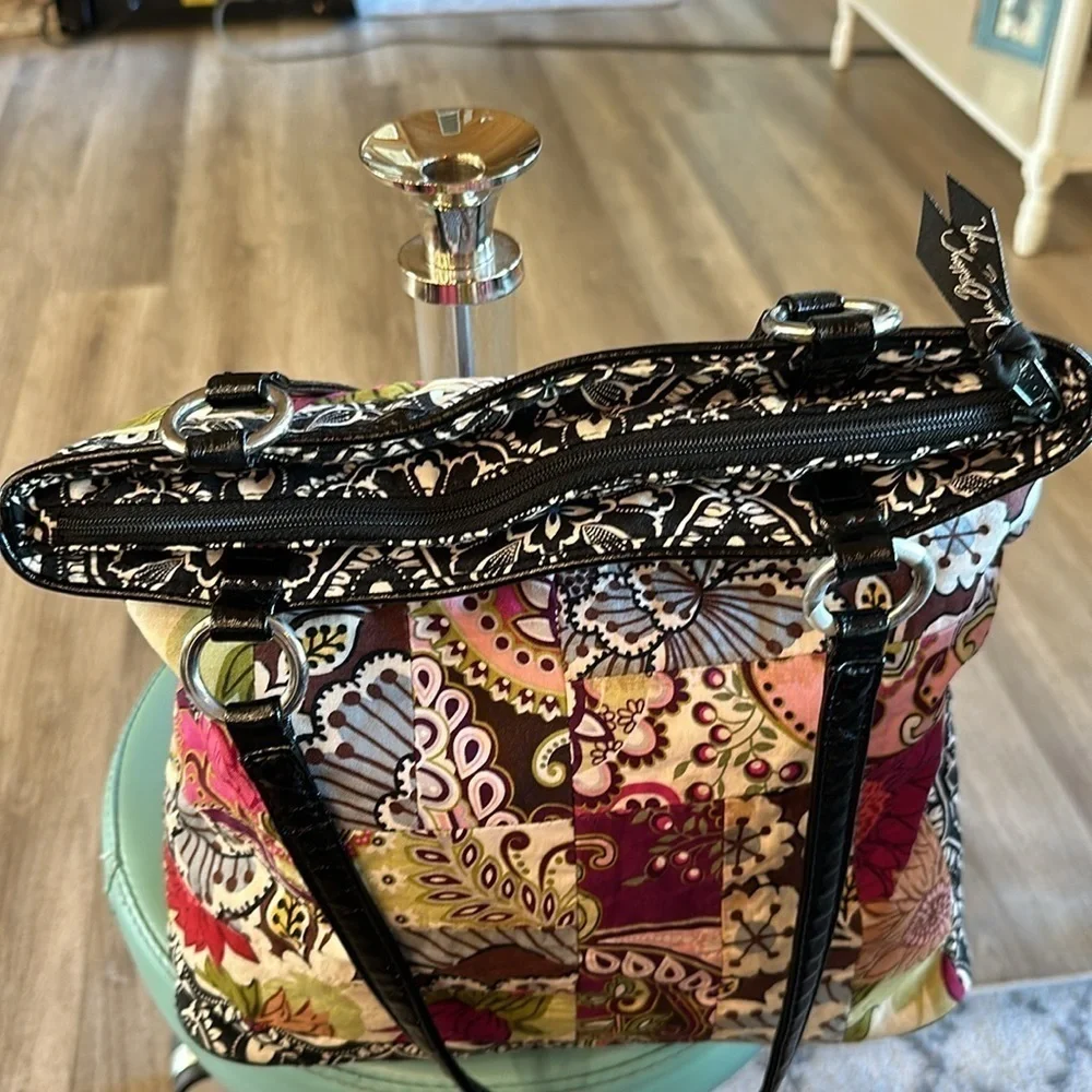 Vera Bradley Medley Tote Patchwork Limit Edition 2010 Shoulder Bag& pouch 2 pcs